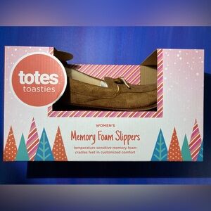 NWT - Totes toasties moccasin memory foam slippers, cognac - size L (8/9)